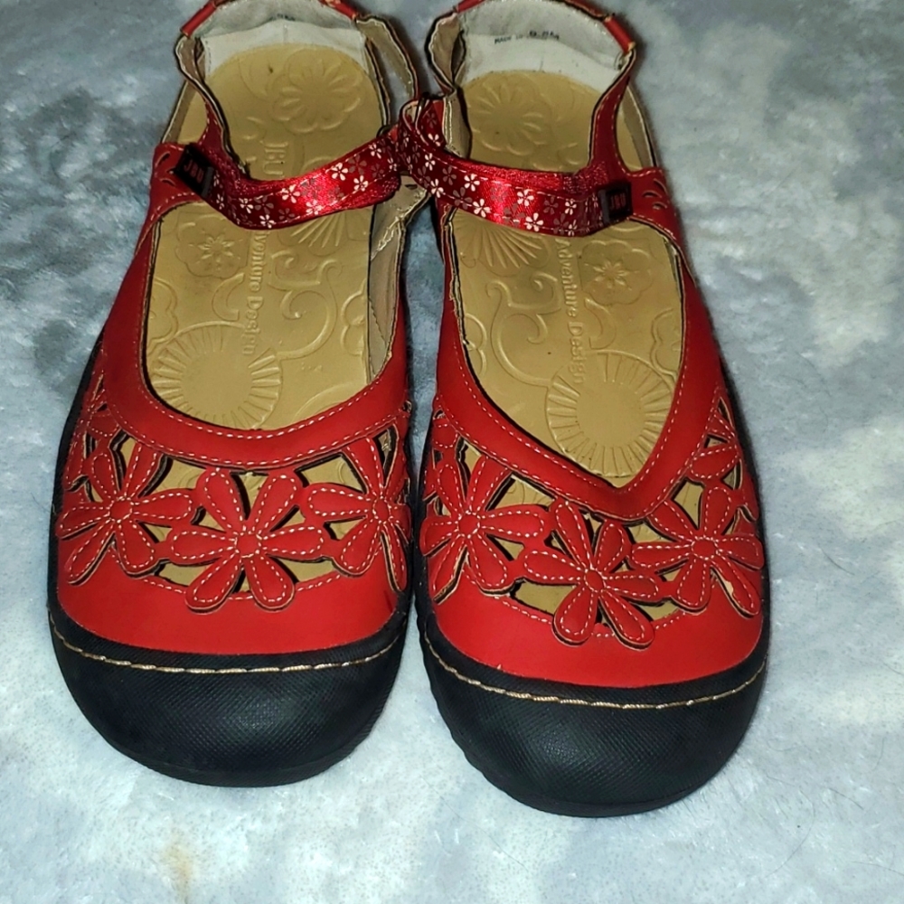 Jbu red adventure all terra traction size 9.5